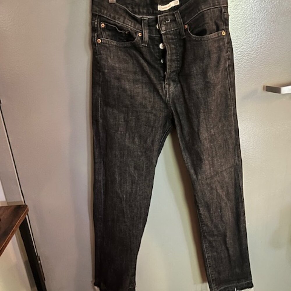 Levi's - Wedgie Jeans - Straight - Cropped - Raw Hem - Sz 27